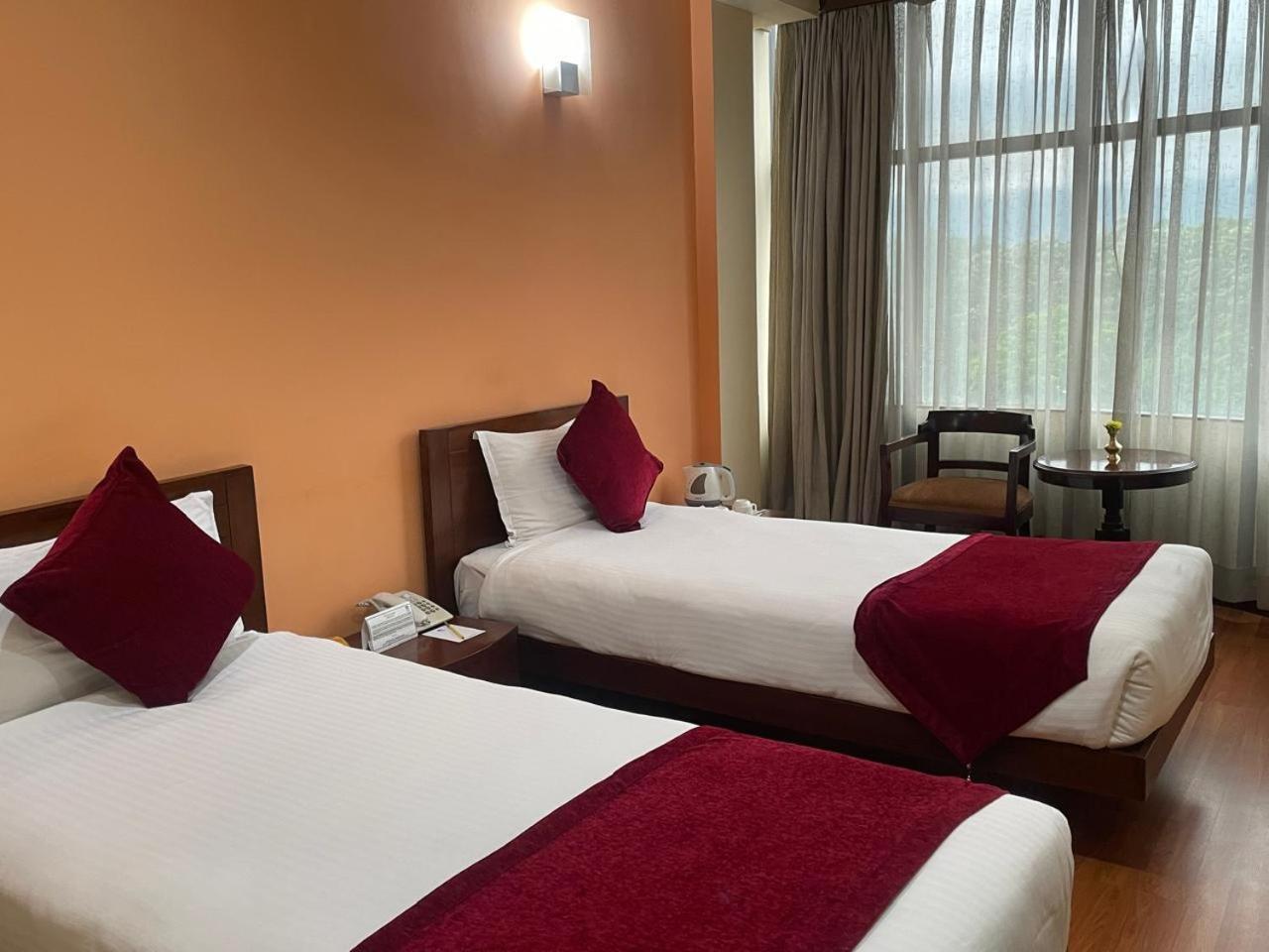 Airport Hotel Kathmandu Exteriör bild