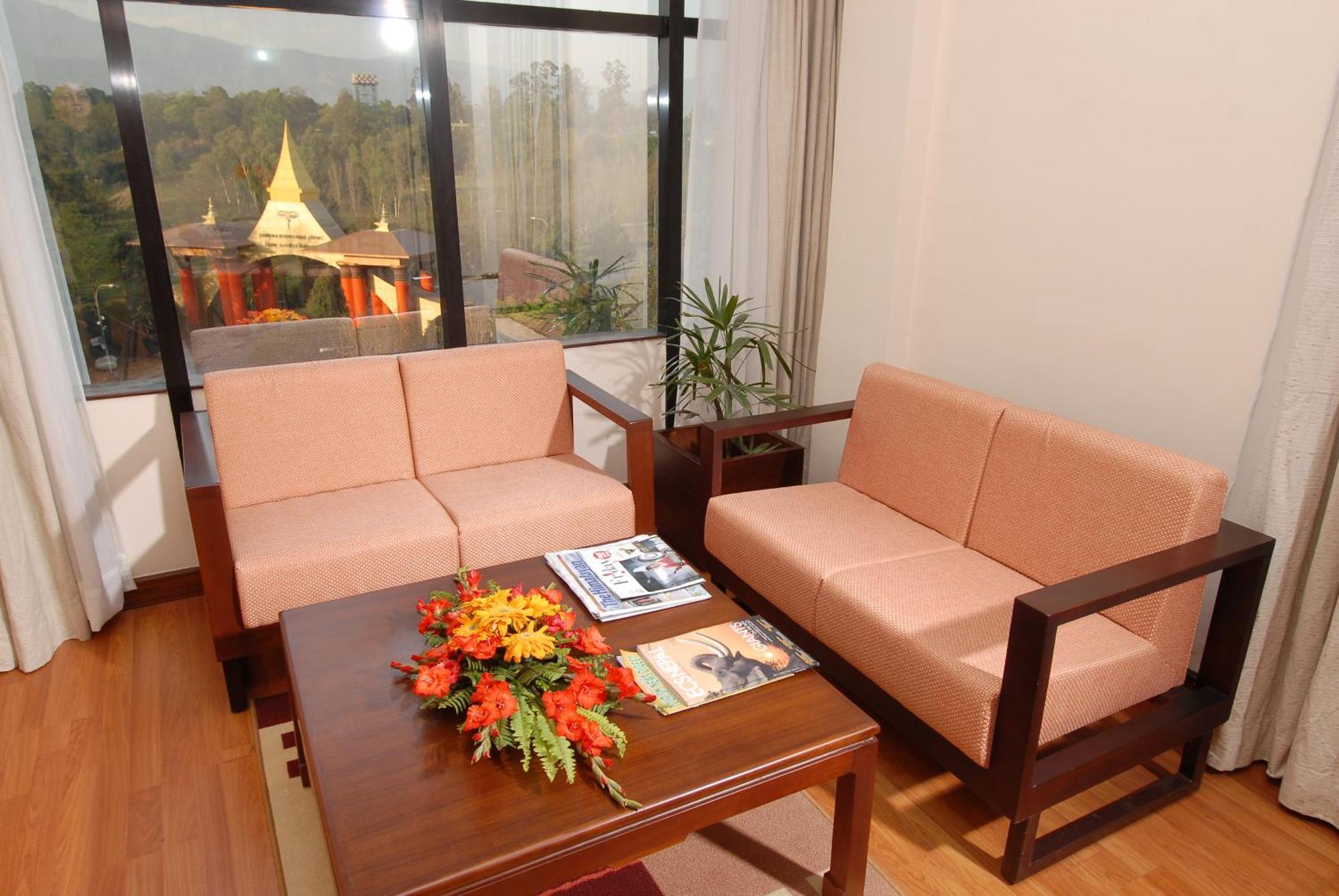 Airport Hotel Kathmandu Exteriör bild